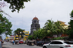 ドゥマゲテ中心部の歴史的建造物ベルタワー。街の象徴として観光客にも人気