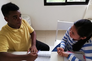 発音矯正もマンツーマンレッスンで徹底指導。コスパの高いフィリピン留学授業風景