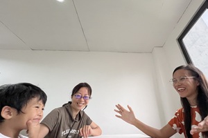 親子留学レッスンの様子｜ドゥマゲテ留学・マンツーマンレッスン対応