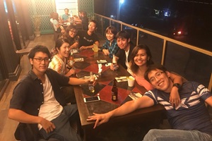 スチューデントマネージャーや日本人オーナーと行く安心の外食