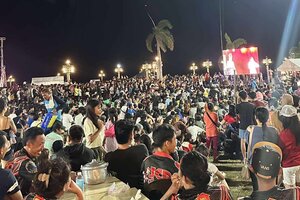 ドゥマゲッティ留学中の週末観光。ボリバードで開催された活気ある音楽イベント