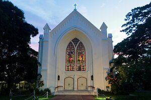 歴史あるシリマン大学の教会。フィリピン留学中に訪れたいドゥマゲテの観光名所