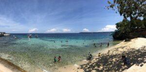 A.Yさんが訪れたシキホール島の海水浴場。透き通った海が広がる絶景の写真