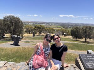 Risa.Tさんとオーストラリアで出会った友人との記念写真