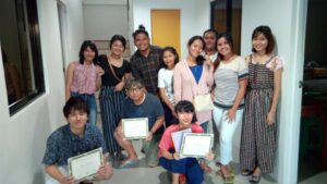 同期の卒業生と撮った記念写真、ドゥマゲテ留学の仲間との思い出