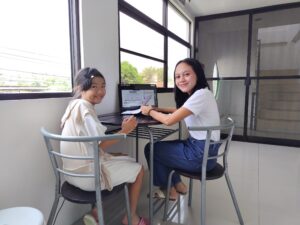 フィリピン留学でMarie先生の授業を受けるMariko-family