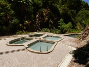 ナリさんがフィリピン留学中に訪れた山奥の天然温泉の写真。ドゥマゲテ留学で楽しめるローカルな観光スポット